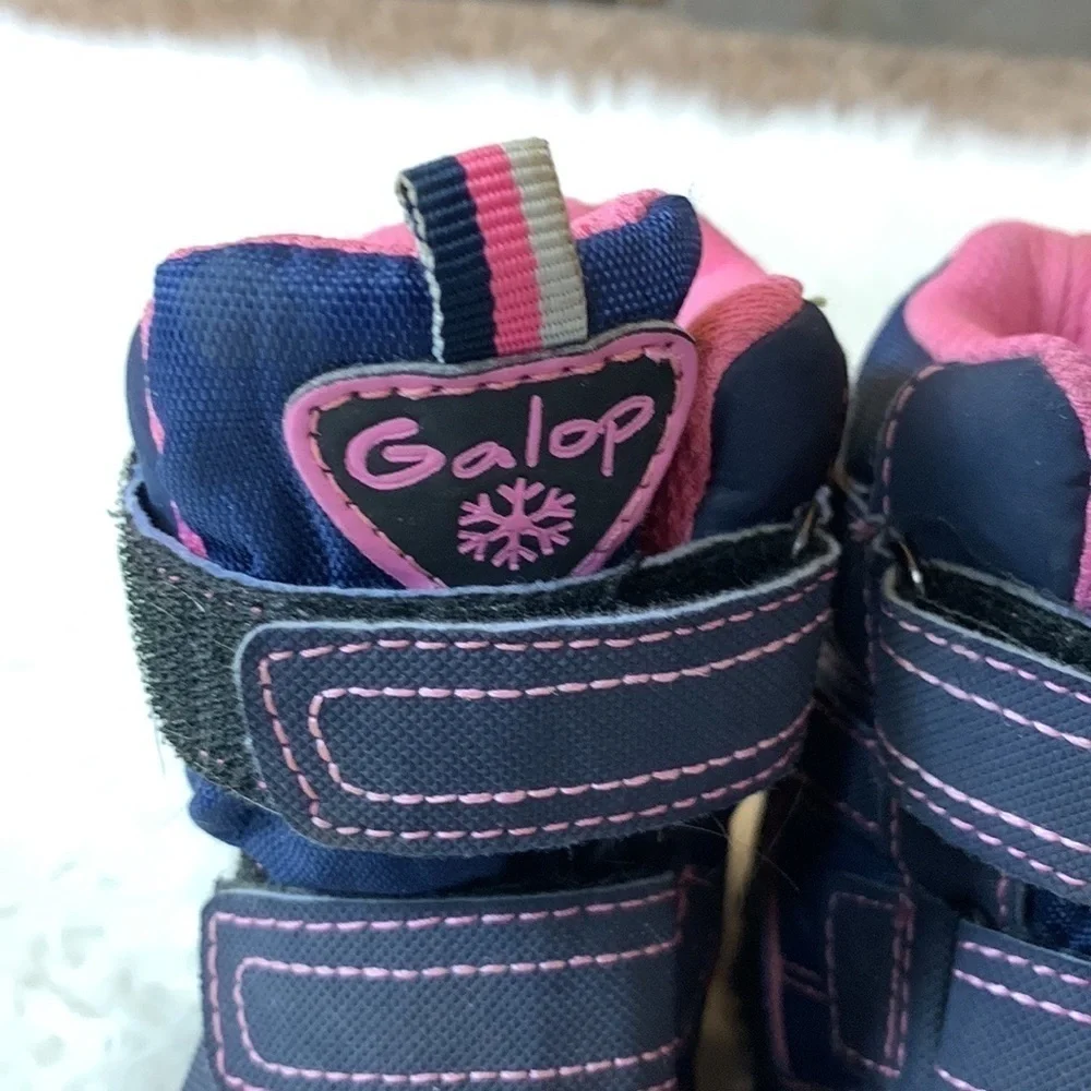Baby girl Snow / winter boots by Galop with floral print Size 7